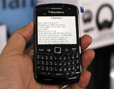 BlackBerryCurve9360Unbox16_f3507.jpg