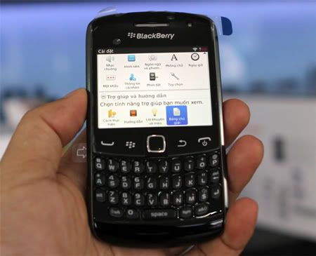 BlackBerryCurve9360Unbox17_eae74.jpg