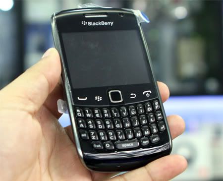 BlackBerryCurve9360Unbox4_deebf.jpg