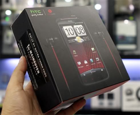 HTC-Sensation-XE-Unbox_2.jpg