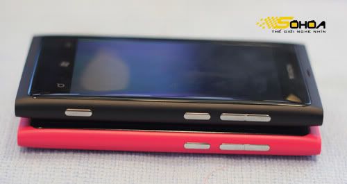 Lumia-800-vs-N9-6.jpg