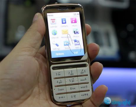 nokia-c3-01-gold-unbox_15.jpg