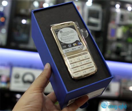 nokia-c3-01-gold-unbox_2.jpg