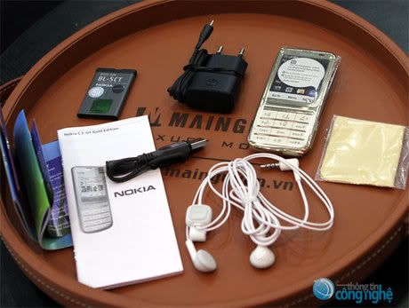 nokia-c3-01-gold-unbox_3.jpg