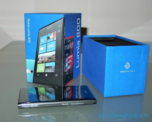 nokia_lumia_800.jpg