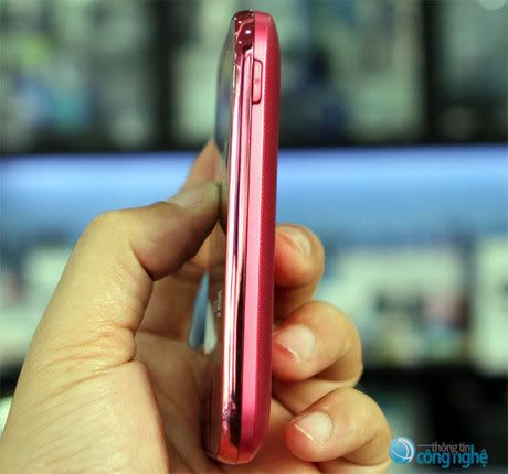 samsung-galaxy-y-pink_6.jpg