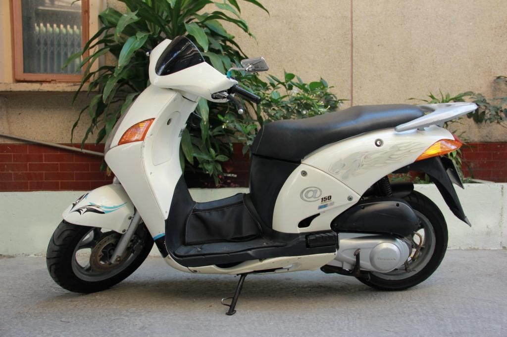 Cần bán Honda @ 2002 màu trắng - 1