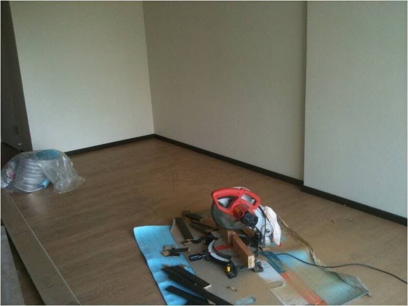 laminatefloorlivingroom.jpg