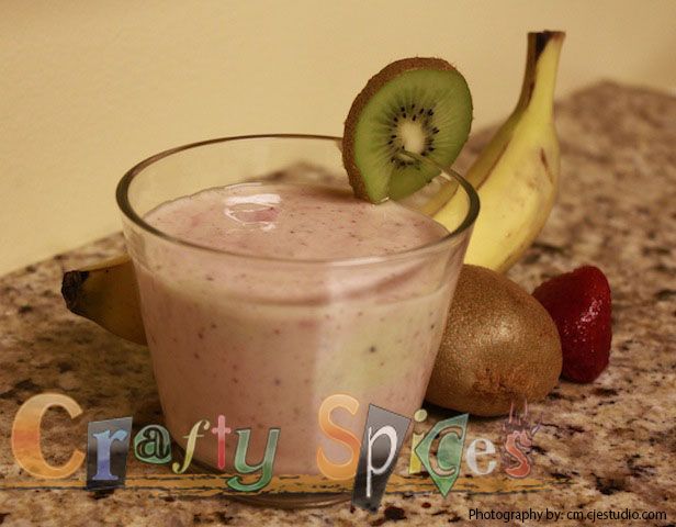 Kiwi, Banana and Strawberry Smoothie