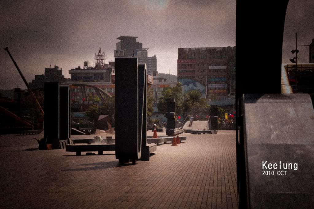 http://i1086.photobucket.com/albums/j455/veryyung/2010keelung/101012020.jpg