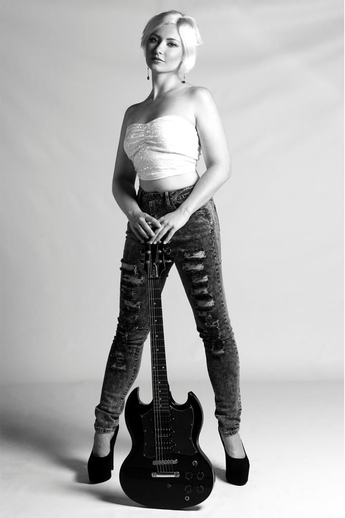 IMAGE: http://i1086.photobucket.com/albums/j457/DThriller/Mobile%20Uploads/2014-08/6BF976D1-3B94-40FD-983E-28A5833CB2E6_zpsbrtmdq3c.jpg