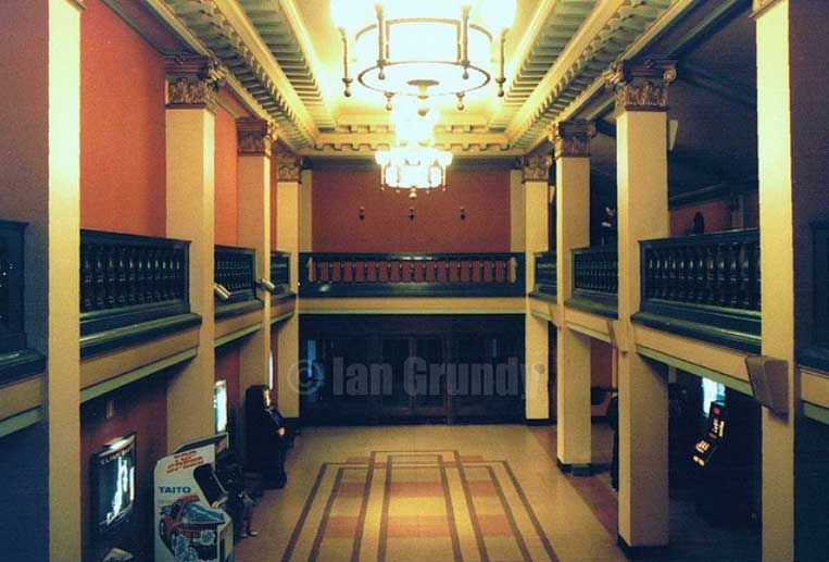 granada-foyer.jpg