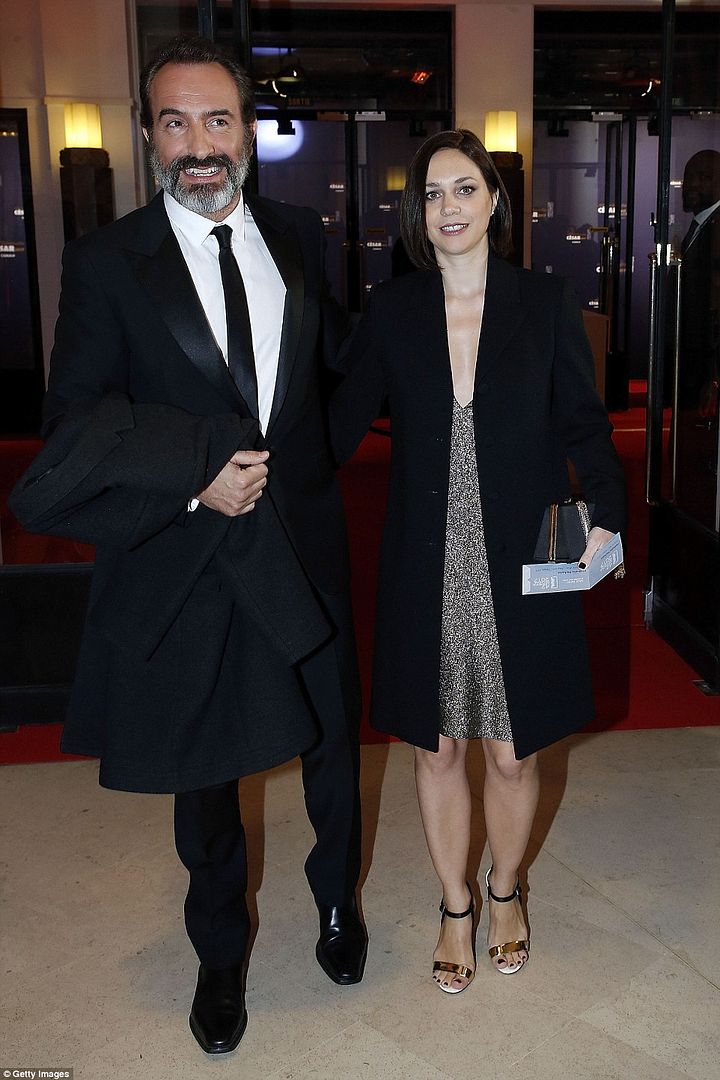  photo 3DA0FEC000000578-4257816-What_a_pair_Jean_Dujardin_also_looked_in_good_spirits_at_the_eve-a-14_1487972930958_zpssn2ysio1.jpg