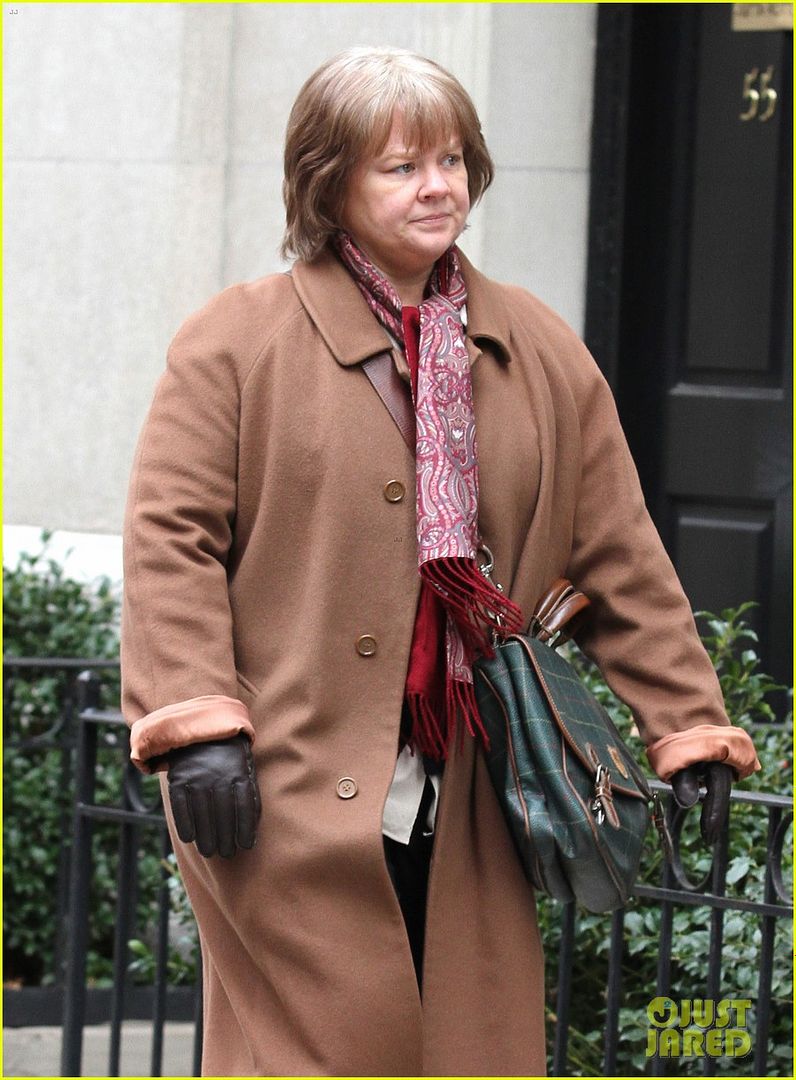  photo melissa-mccarthy-can-you-forgive-filming-nyc-05_zpsi7jghfdh.jpg