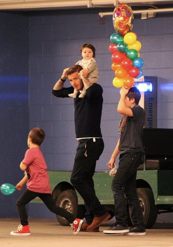 Бекхэмы в боулинге Photobucket