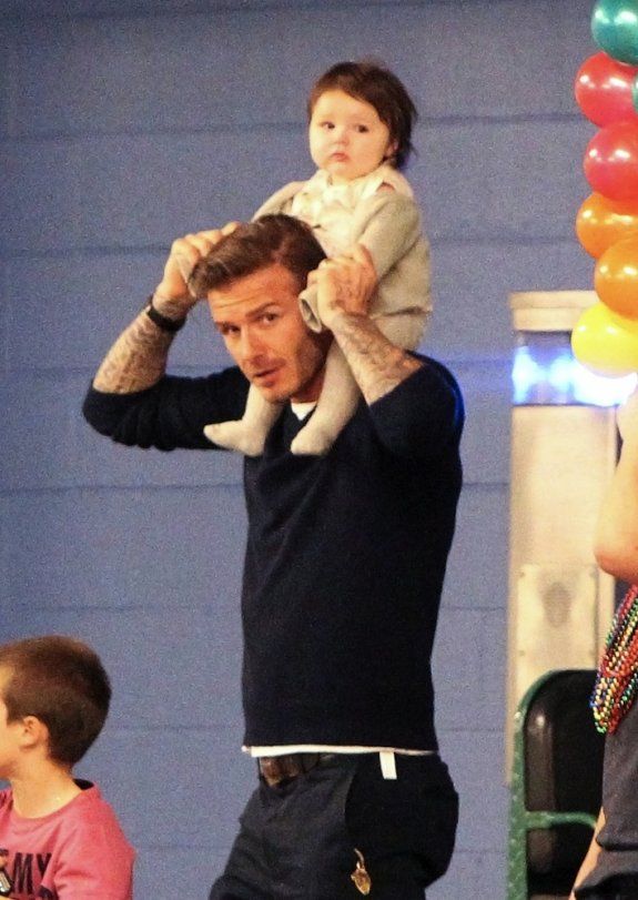 Бекхэмы в боулинге Photobucket