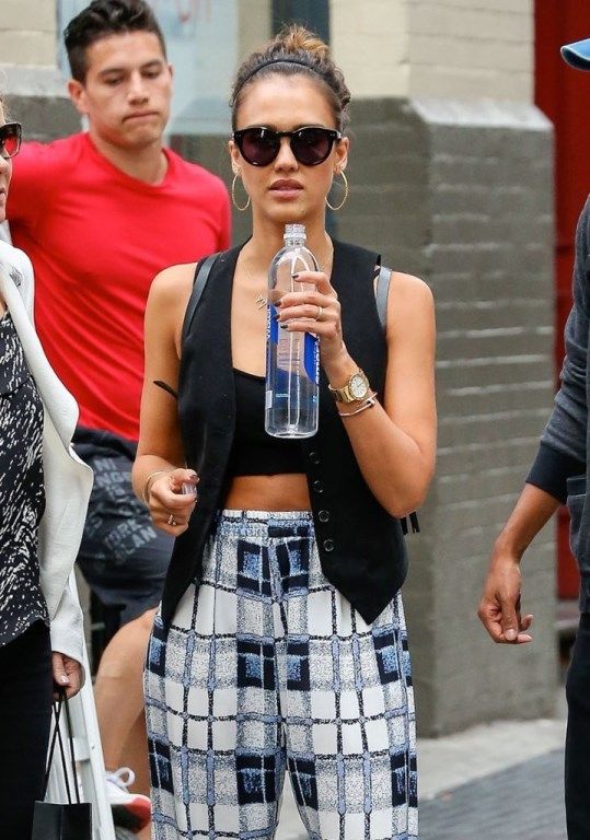  photo Jessica_Alba_Out_Friends_NYC_4RWJ7YlHiAHx_zpsc1926059.jpg