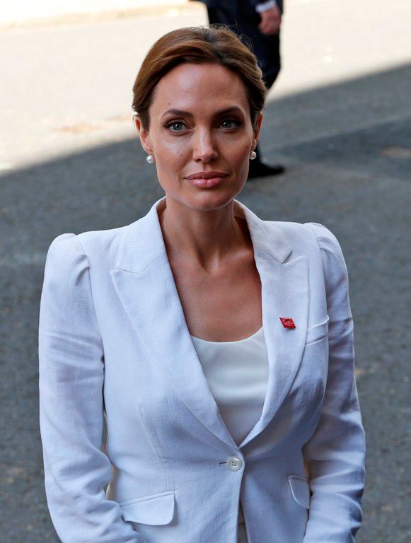 Анджелина Джоли на саммите в Лондоне photo AngelinaJolie-GlobalSummitToEndSexualViolenceInConflict5_zps42f10b50.jpg