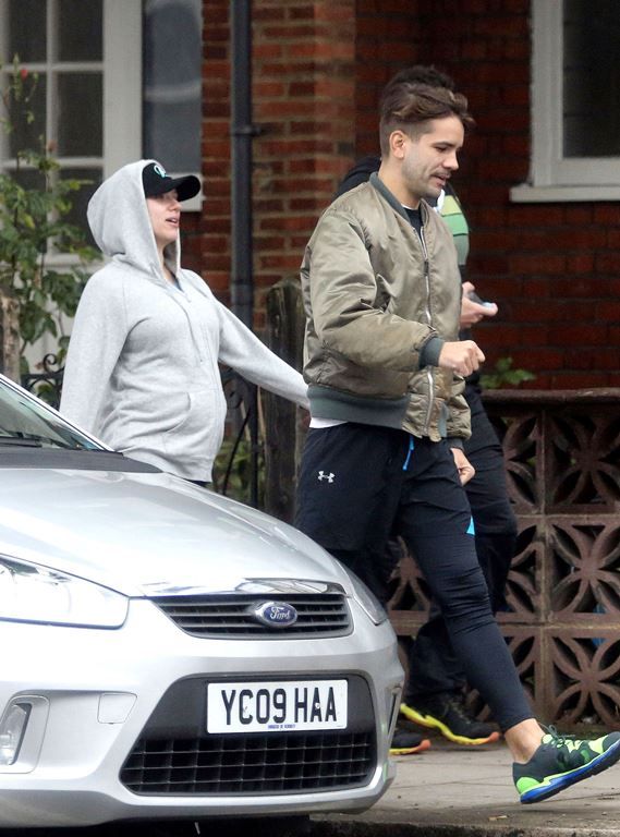  photo scarjobump18_zpsd3a6eb6c.jpg