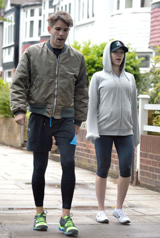  photo scarjobump9_zps987a6637.jpg