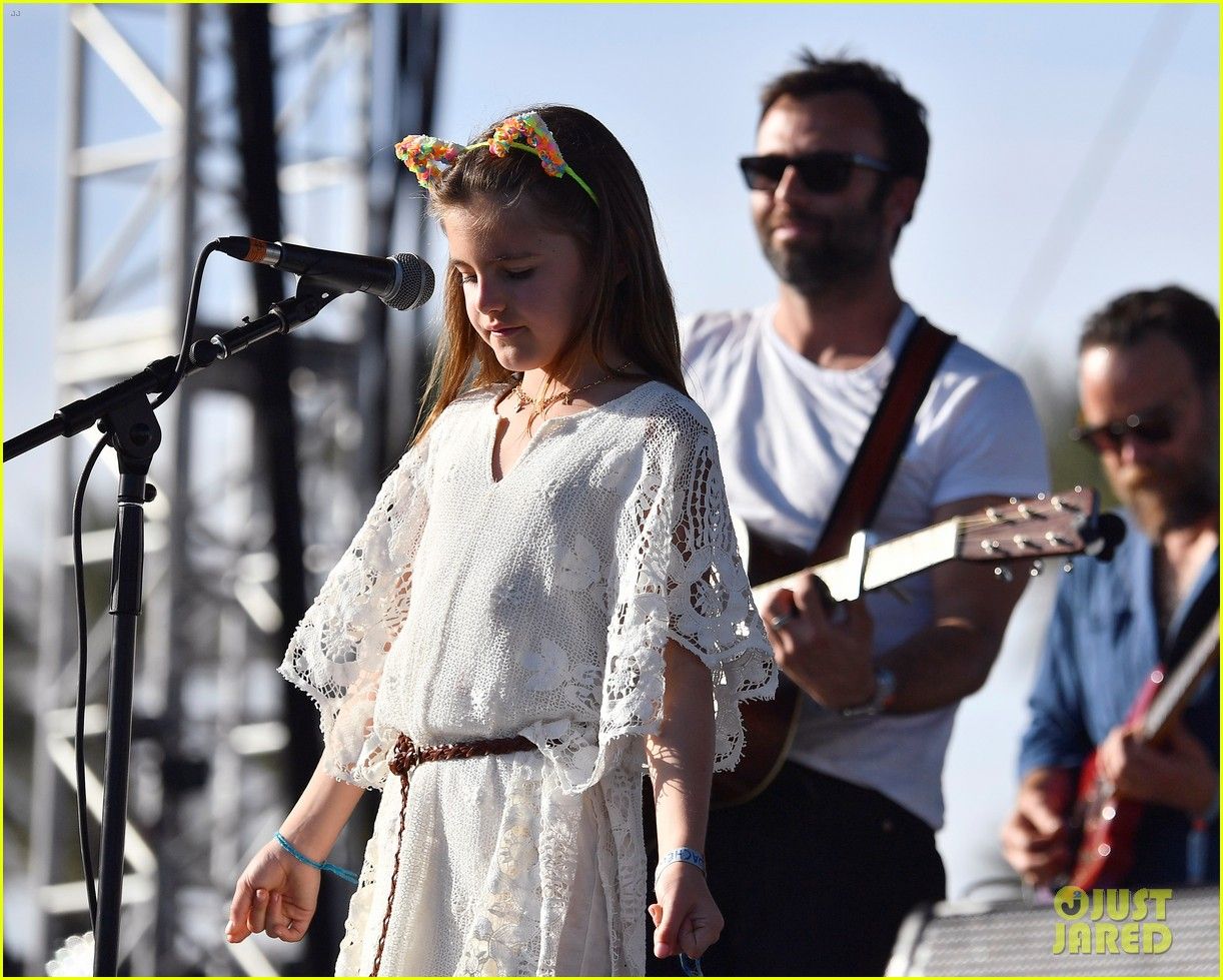 Дочь Алессандры Амбросио выступила на фестивале Coachella