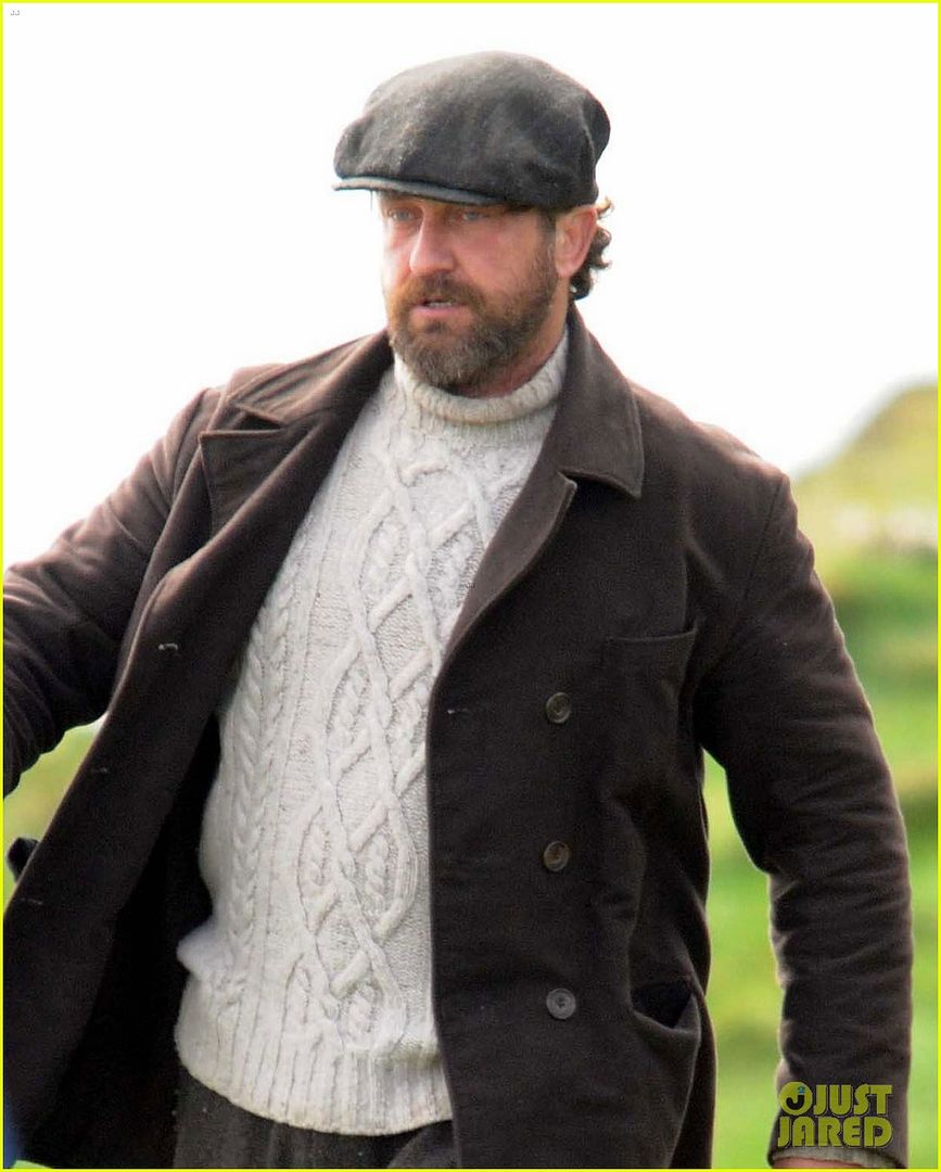  photo gerard-butler-gets-to-work-on-keepers-in-the-fields-of-scotland-02_zpsmu3idn1f.jpg