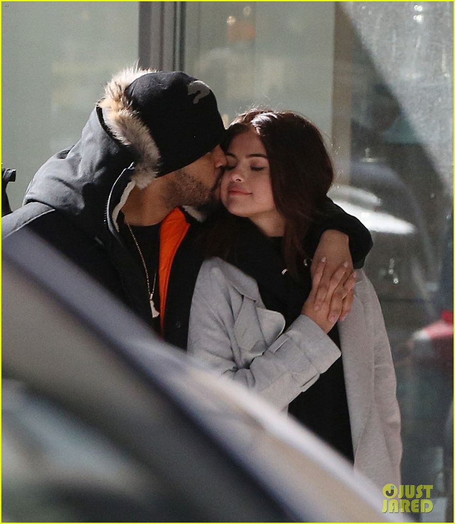  photo selena-gomez-the-weeknd-flaunted-some-pda-in-toronto-02_zpsgfq0kml6.jpg