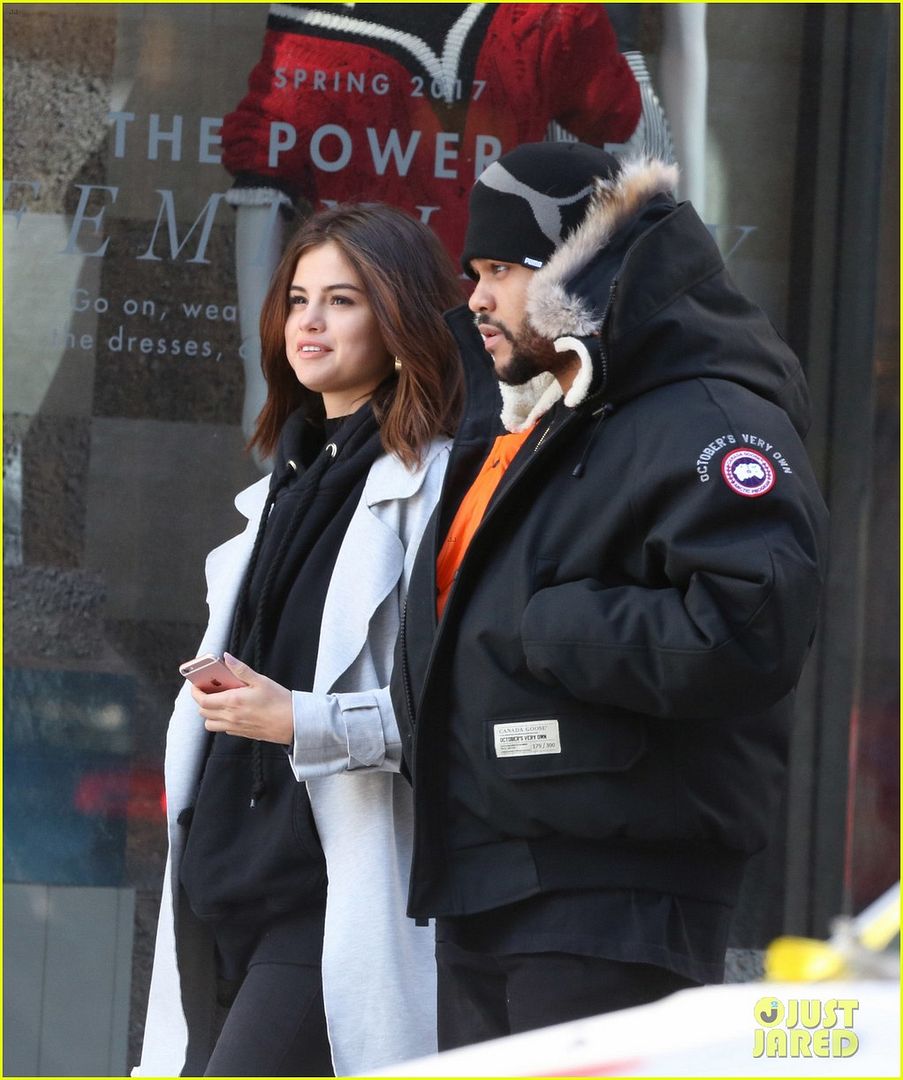  photo selena-gomez-the-weeknd-flaunted-some-pda-in-toronto-04_zpsscc4hgad.jpg