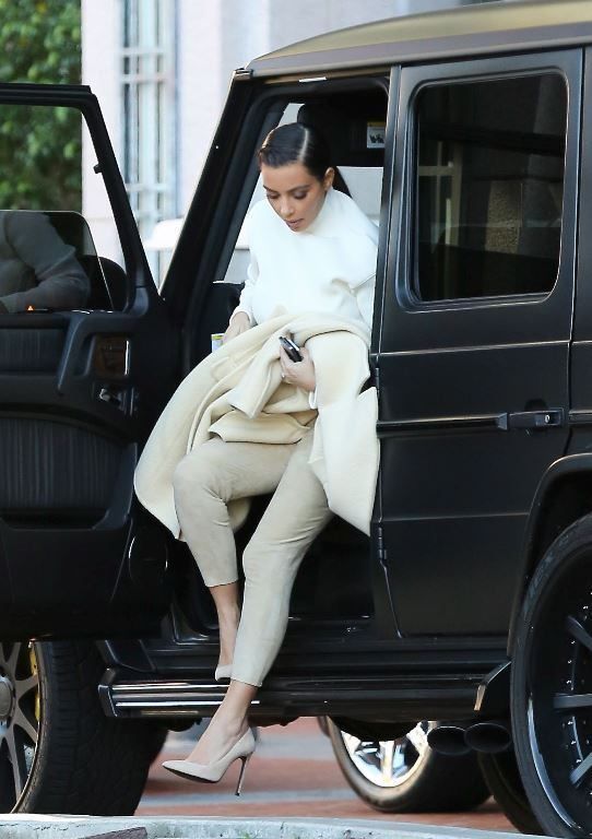 Уличный стиль Ким Кардашян photo KimKardashian_DFSDAW_009_zps29b074b1.jpg