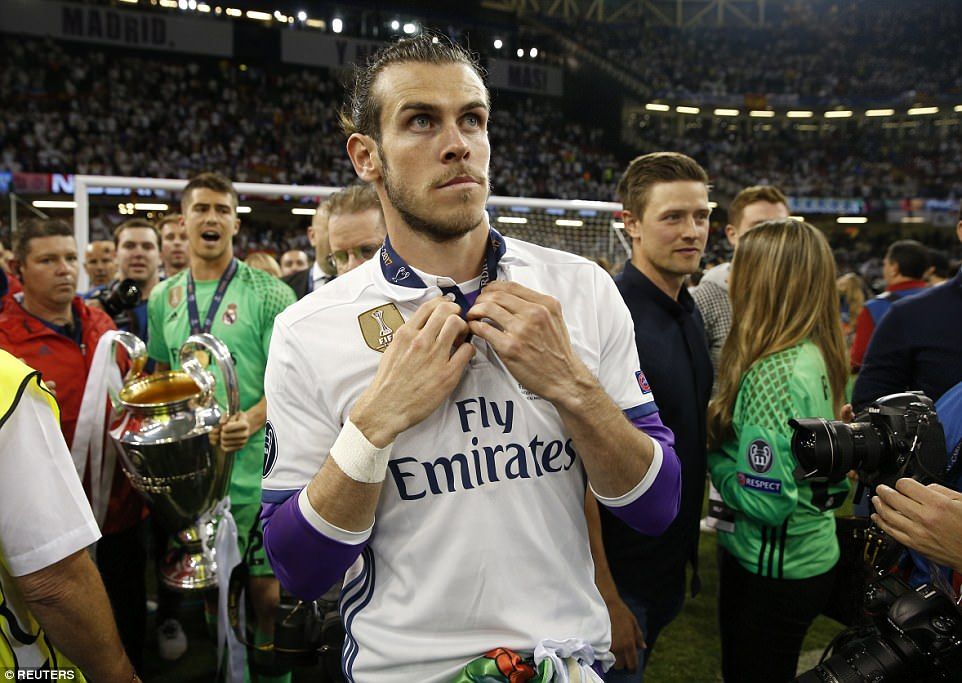  photo 41126D3600000578-4569632-Gareth_Bale_has_become_only_the_second_player_to_win_the_Champio-a-17_1496530617291_zpsnwds0vdi.jpg