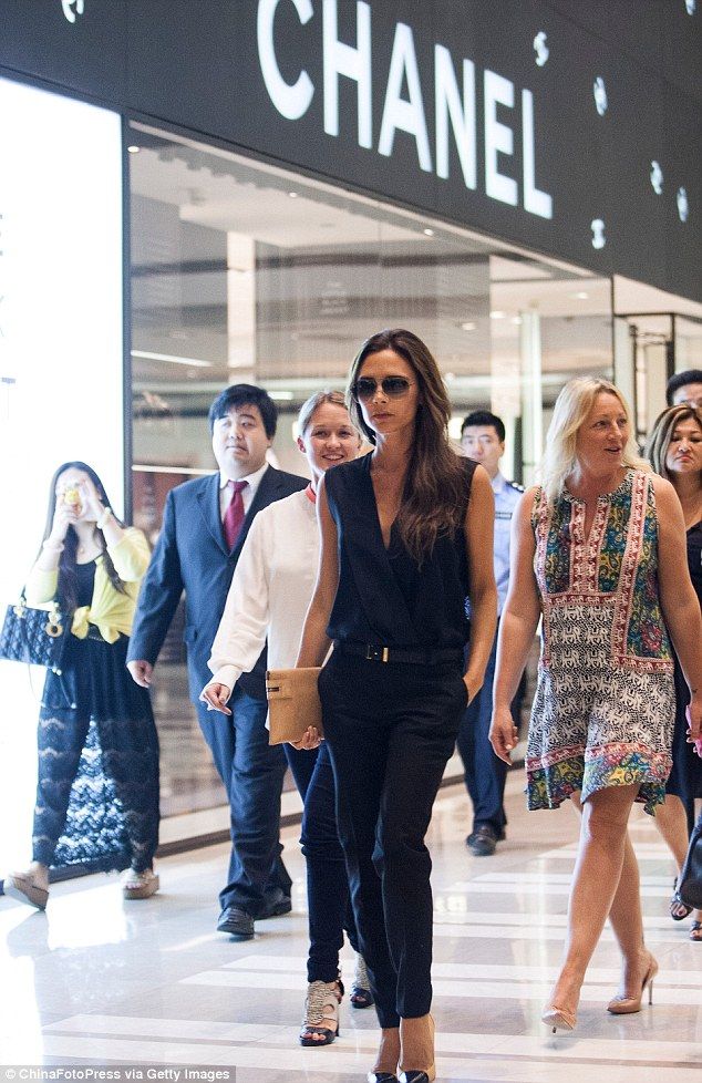  photo article-2346389-1A732FED000005DC-244_634x978_zpsa0c97005.jpg