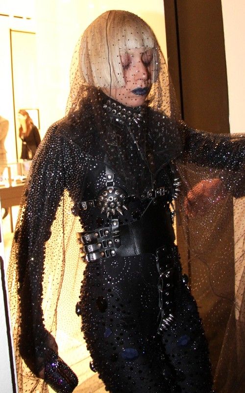 Гага любит Шанель Photobucket