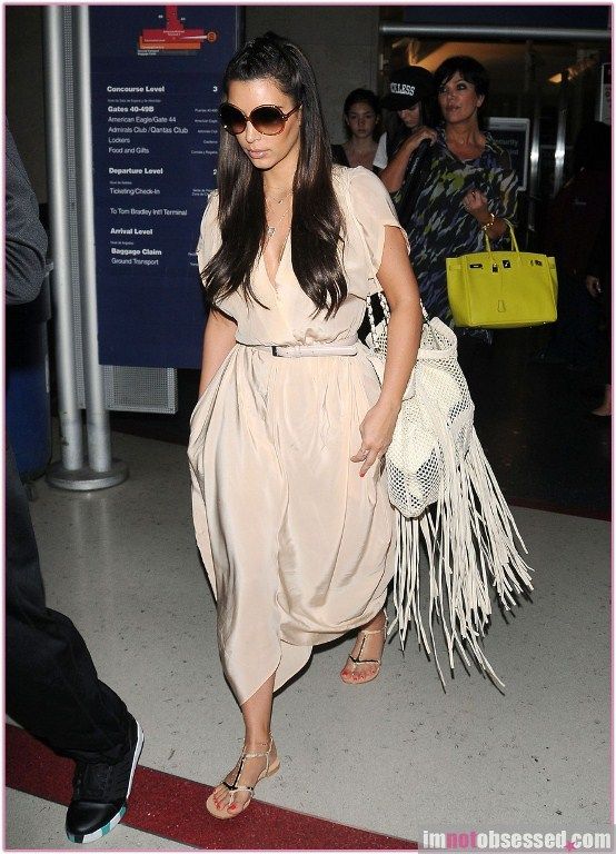 Ким в аэропорту Photobucket