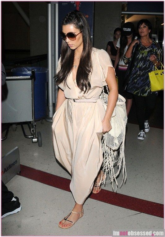 Ким в аэропорту Photobucket