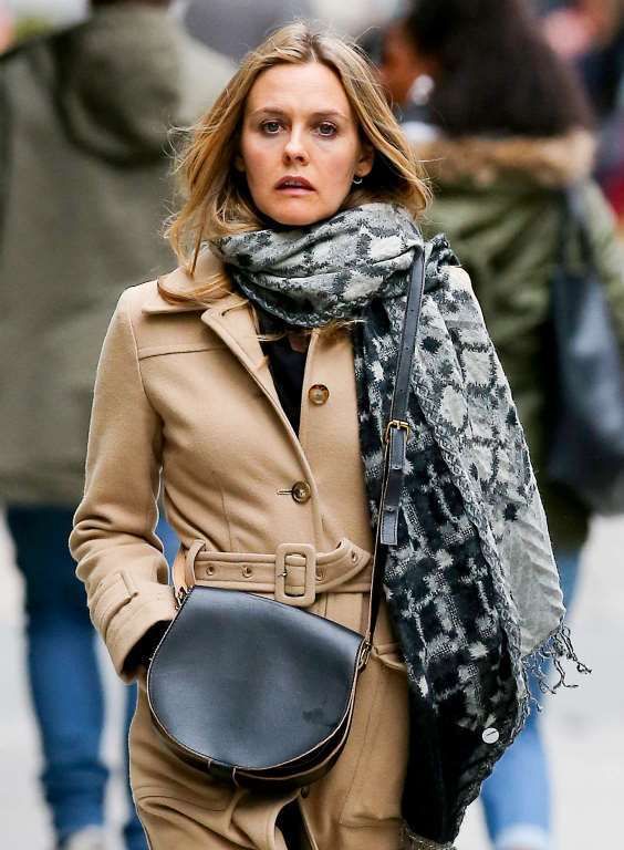  photo Alicia Silverstone - Out in New York - 18032016_009_zpsimc7tfhe.jpg