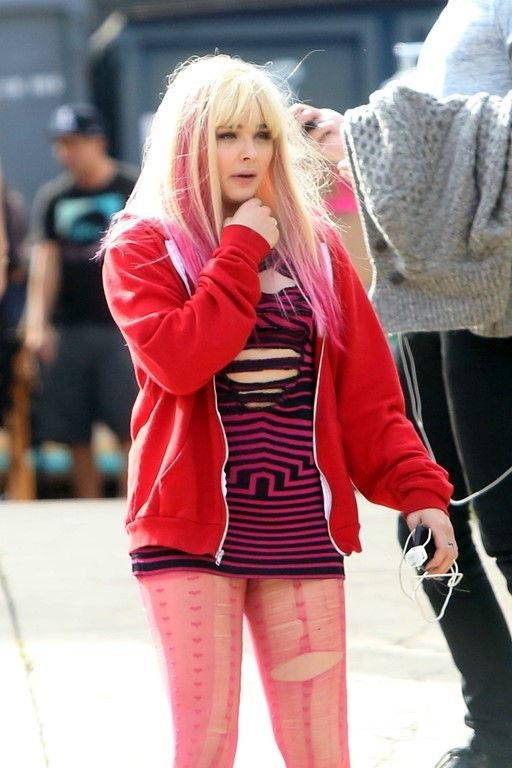  photo Chloe Grace Moretz - On set of Neighbors 2 reshoots in Los Angeles March 9-2016 024_zpshhzpqtuc.jpg