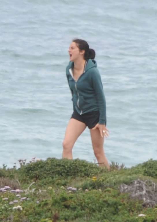  photo Shailene-Woodley-on-the-set-of-Big-Little-Lies--03_zpszo1kylxs.jpg