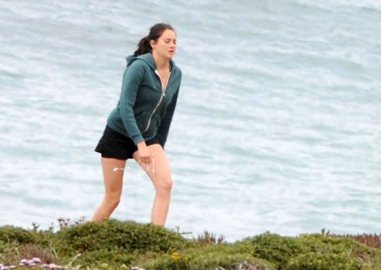  photo Shailene-Woodley-on-the-set-of-Big-Little-Lies--06_zpsnqazxggq.jpg