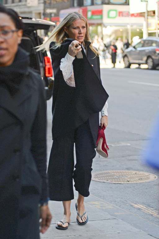  photo Gwyneth Paltrow Is seen out in New York March 18-2016 064_zpswet5cuim.jpg