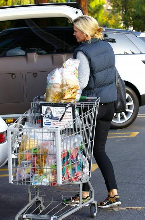  photo Natasha Henstridge is spotted shopping at a Ralphs in Los Angeles_06_zpsewor8eap.jpg