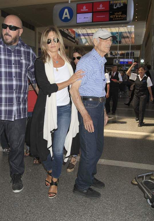  photo Jennifer_Aniston_Arrives_at_LAX_airport_in_Los_Angeles_July_19-2016_022_zpsx3fzlst2.jpg