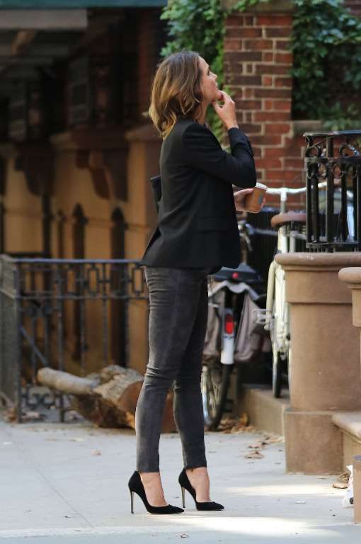  photo keri-russell-leaves-her-home-in-new-york-8416-1_zpsrhob2tly.jpg