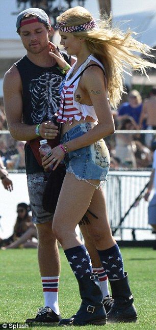 photo article-2308518-19449744000005DC-801_306x648_zpsbfc94c2f.jpg