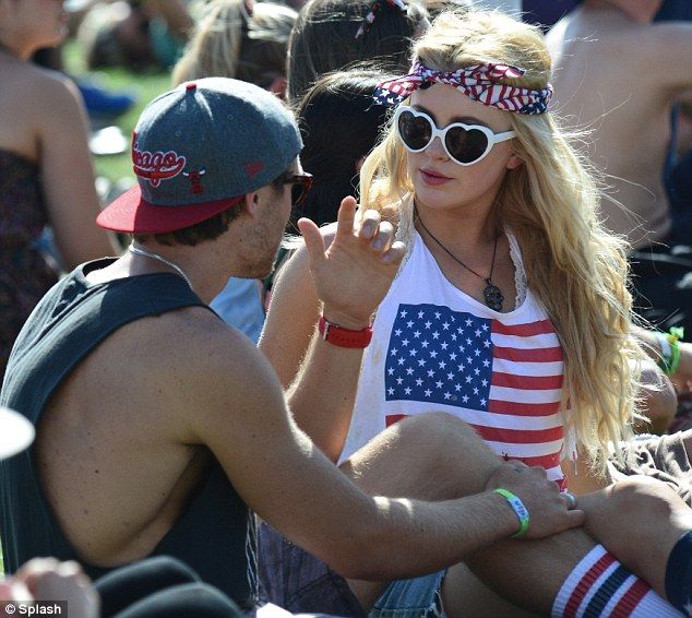 photo article-2308518-19449778000005DC-291_634x566_zpsf9bc6ba8.jpg