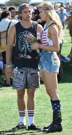 photo article-2308518-1944983C000005DC-335_306x570_zps376064fc.jpg