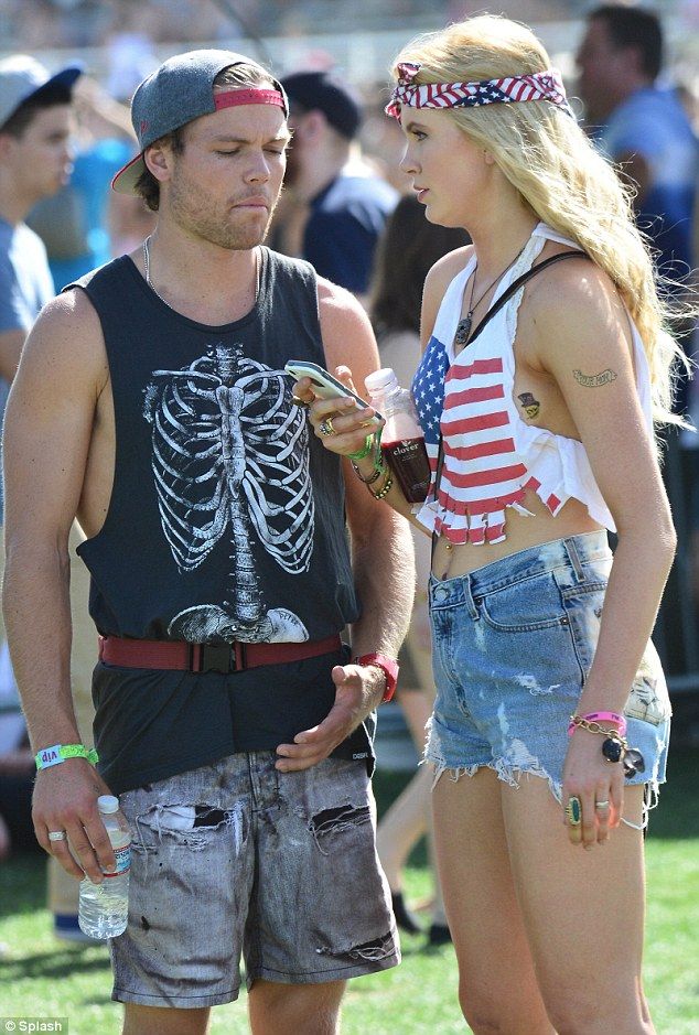 photo article-2308518-1944985B000005DC-175_634x939_zpsef8bfeef.jpg