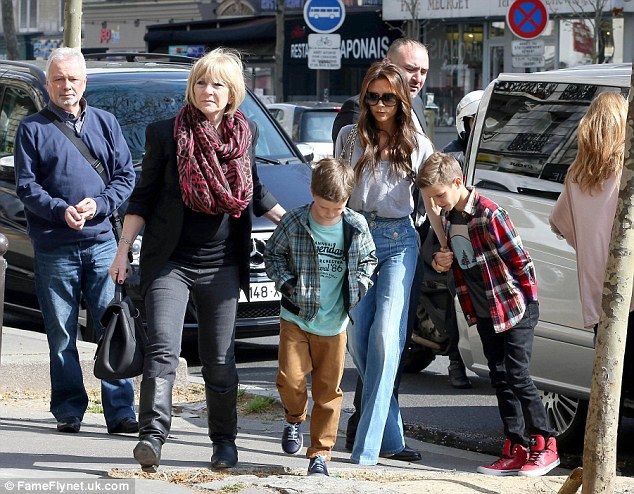 photo article-2312080-19660792000005DC-472_634x494_zps80320e11.jpg