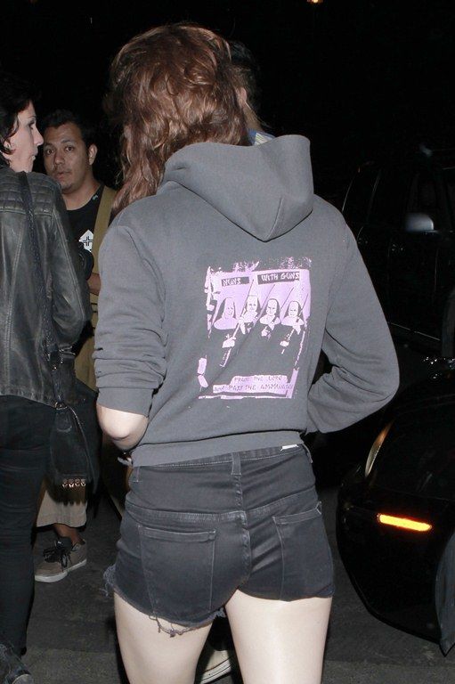 Кристен Стюарт после концерта Florence and the Machine Photobucket