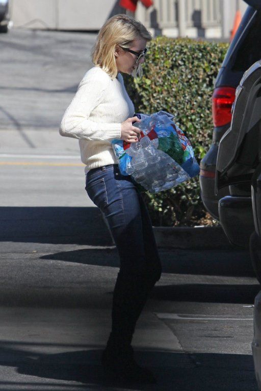  photo Emma_Roberts_-_Shopping_at_Bristol_Farms_in_West_Hollywood___19022016_004_zpshgqp8nsv.jpg