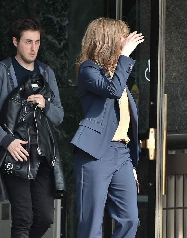  photo Jennifer Aniston on the Set for the Movie _The Yellow Bird__03_zpsac2bvwuq.jpg